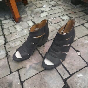 Natural Soul Dori Black Open Toe Booties NWT